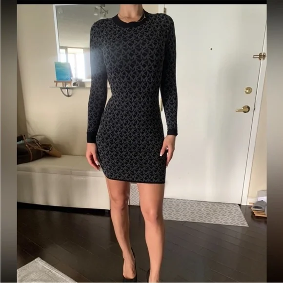 Small Michael Kors Monogram Black Dress - Picture 4 of 10